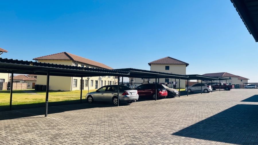 2 Bedroom Property for Sale in Parkrand Gauteng