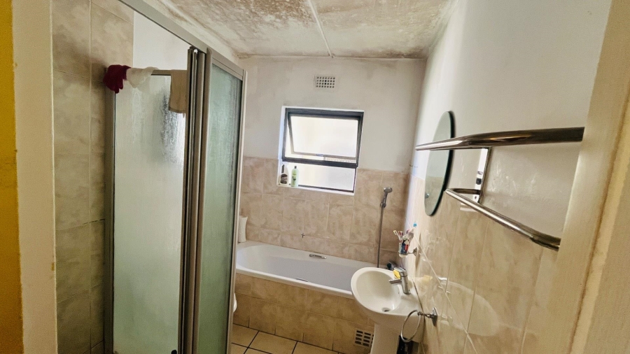 2 Bedroom Property for Sale in Parkrand Gauteng