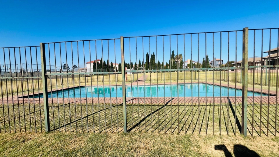 2 Bedroom Property for Sale in Parkrand Gauteng