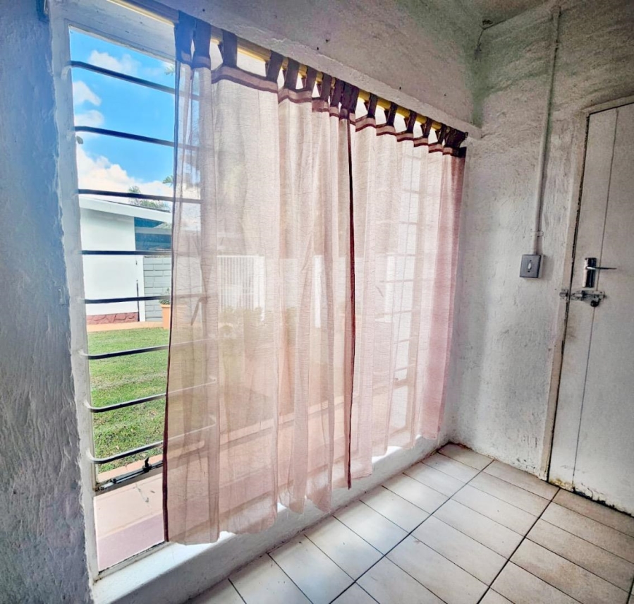 To Let 1 Bedroom Property for Rent in Radiokop Gauteng