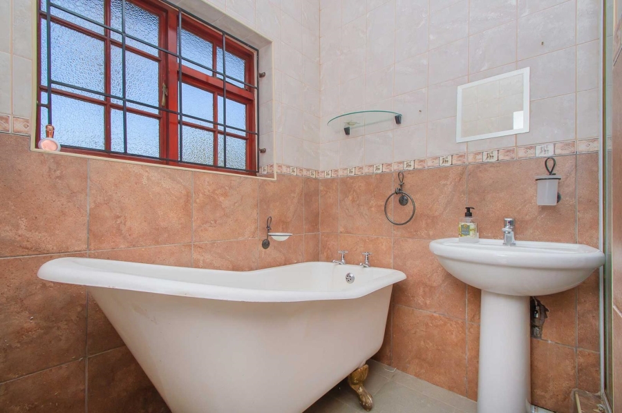 3 Bedroom Property for Sale in Discovery Gauteng