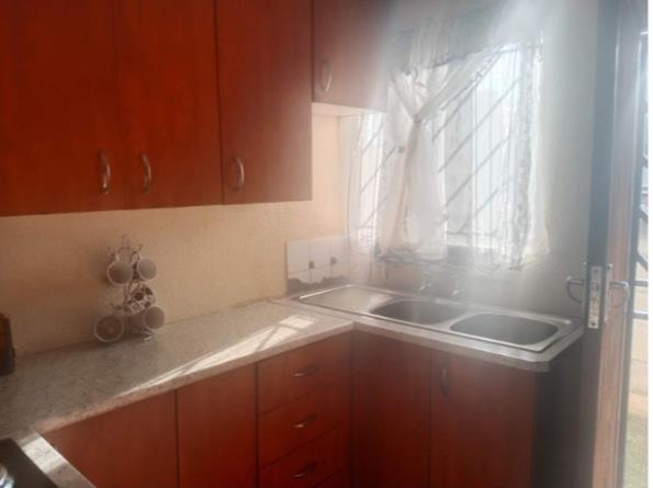 To Let 3 Bedroom Property for Rent in Lyndhurst Gauteng