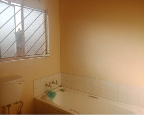 To Let 3 Bedroom Property for Rent in Lyndhurst Gauteng