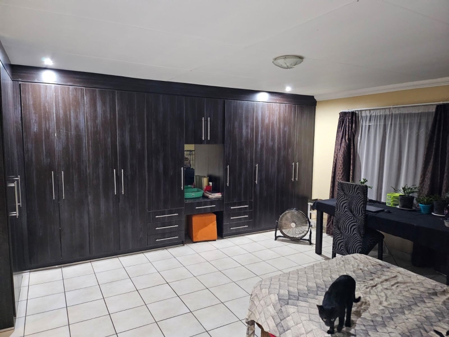 3 Bedroom Property for Sale in Rothdene Gauteng