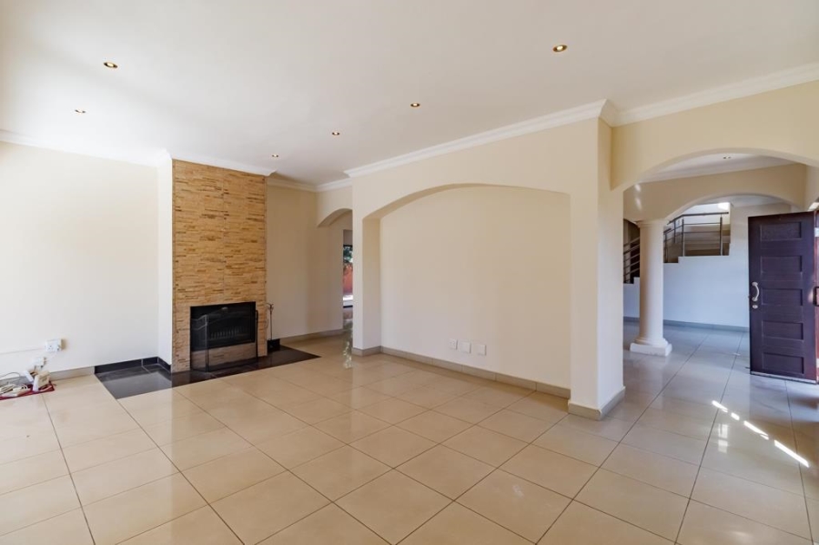 5 Bedroom Property for Sale in Valley View Estate Gauteng