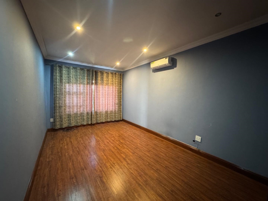 5 Bedroom Property for Sale in Valley View Estate Gauteng
