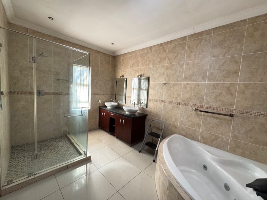 5 Bedroom Property for Sale in Valley View Estate Gauteng