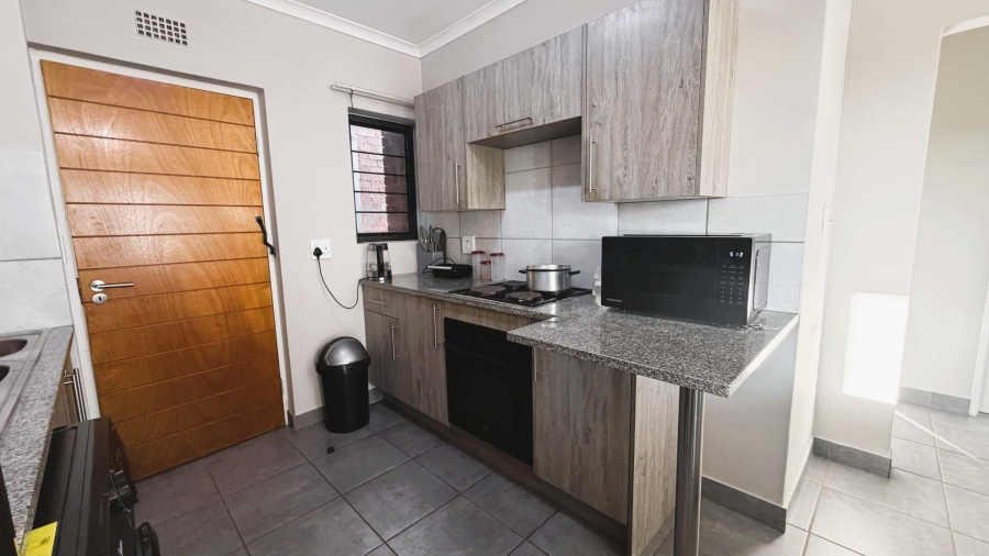 2 Bedroom Property for Sale in Grand Central Gauteng