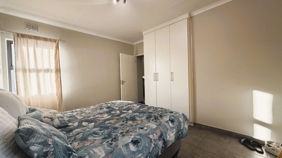 2 Bedroom Property for Sale in Grand Central Gauteng