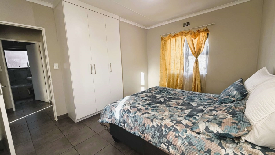 2 Bedroom Property for Sale in Grand Central Gauteng