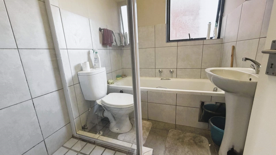 2 Bedroom Property for Sale in Grand Central Gauteng