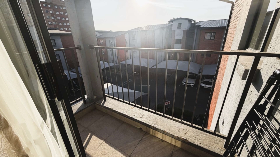 2 Bedroom Property for Sale in Grand Central Gauteng