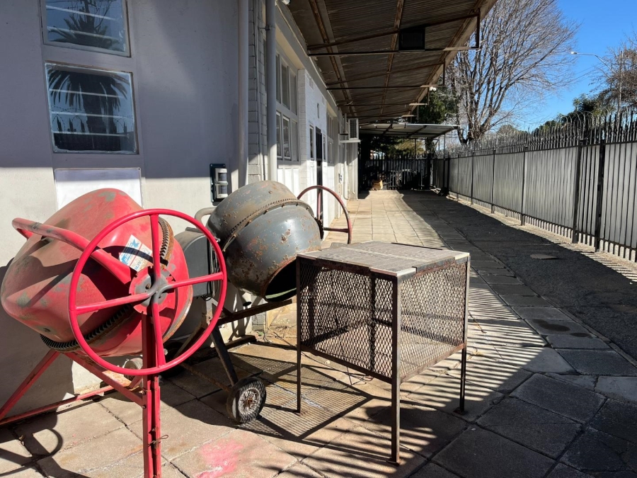 Commercial Property for Sale in Towerby Gauteng