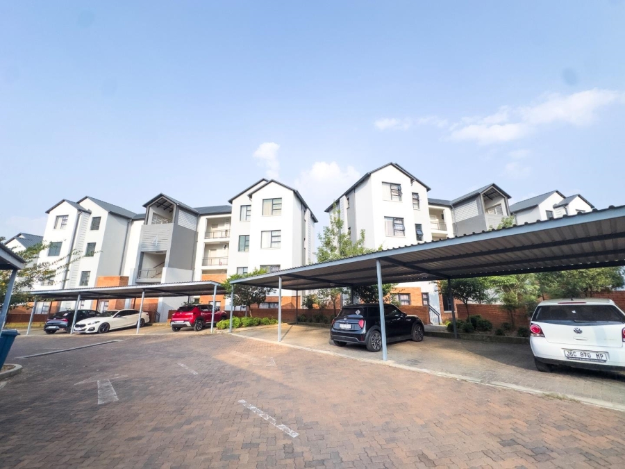 2 Bedroom Property for Sale in Lombardy Estate Gauteng
