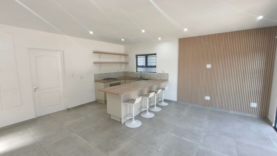 To Let 4 Bedroom Property for Rent in Mondeor Gauteng