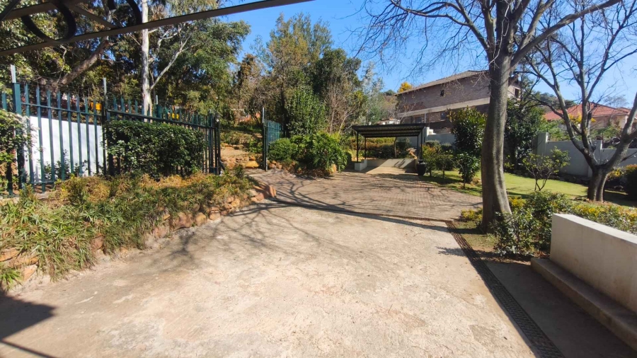 To Let 4 Bedroom Property for Rent in Mondeor Gauteng