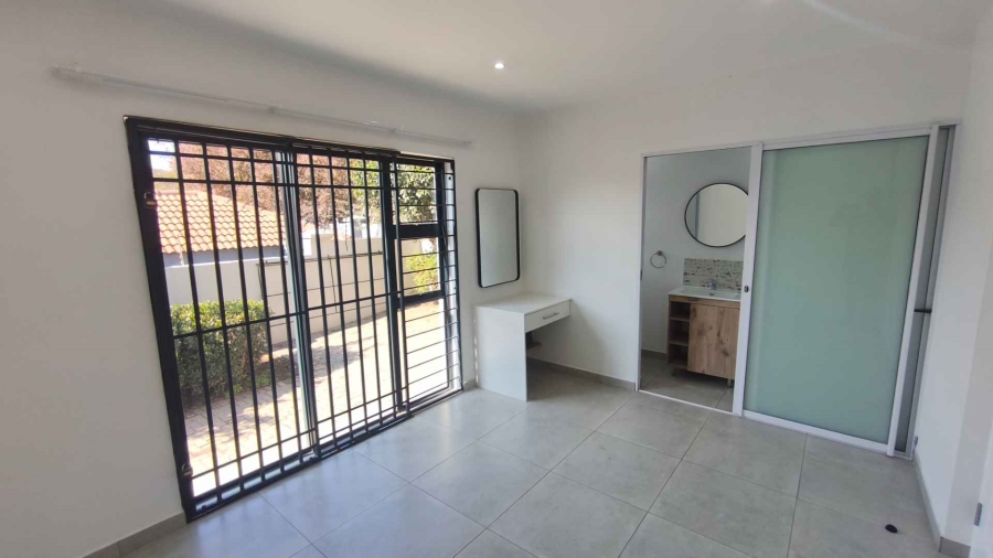 To Let 4 Bedroom Property for Rent in Mondeor Gauteng