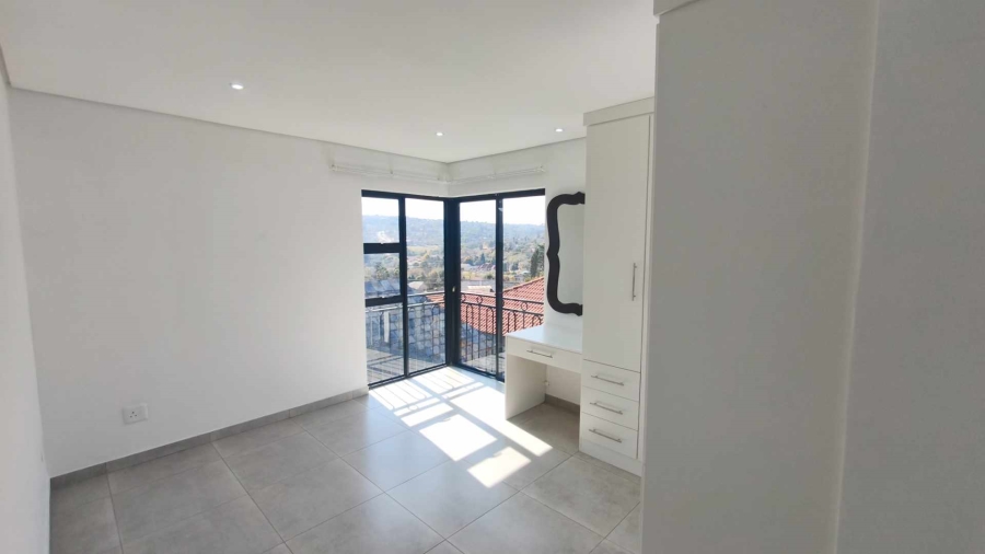 To Let 4 Bedroom Property for Rent in Mondeor Gauteng