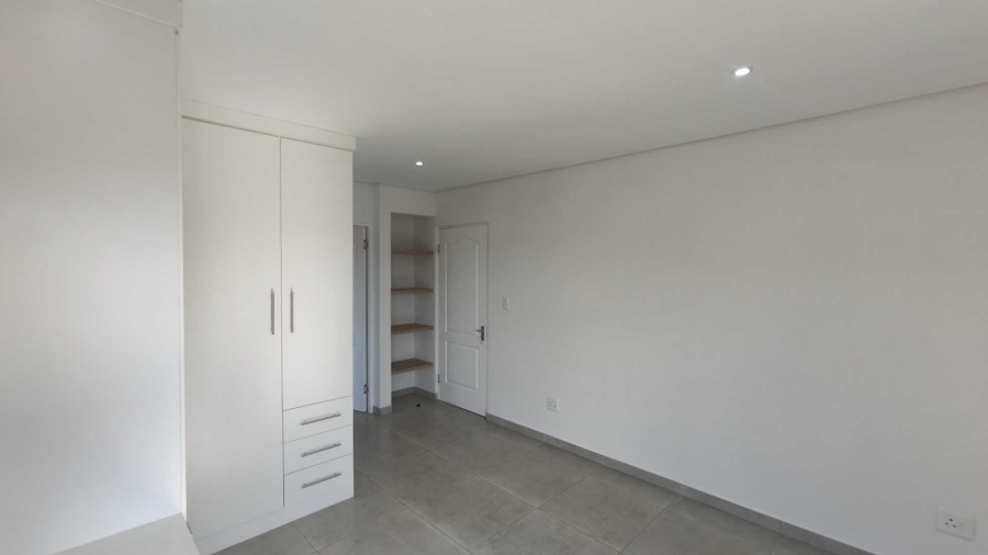 To Let 4 Bedroom Property for Rent in Mondeor Gauteng