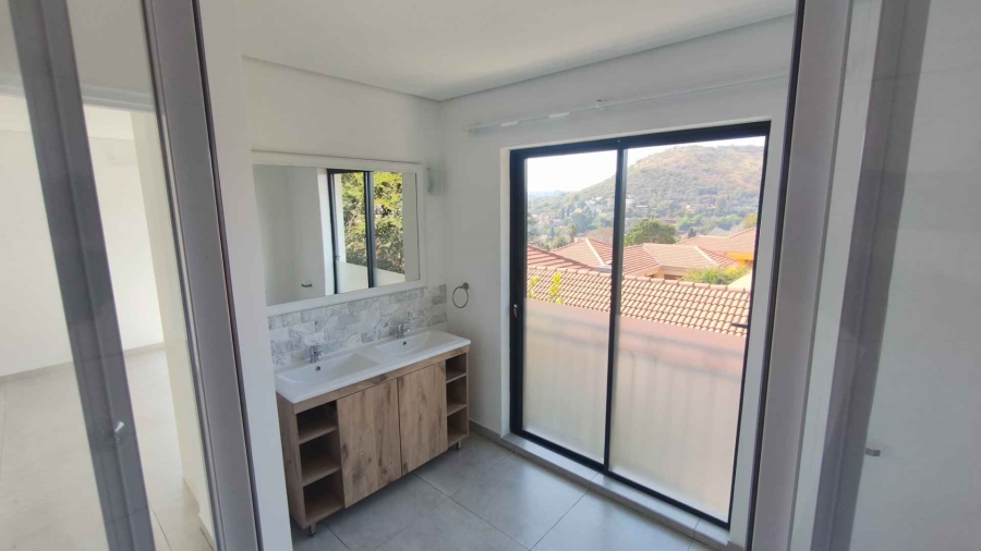To Let 4 Bedroom Property for Rent in Mondeor Gauteng