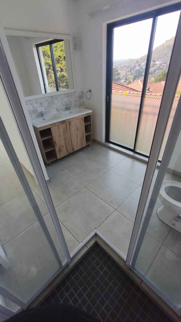 To Let 4 Bedroom Property for Rent in Mondeor Gauteng