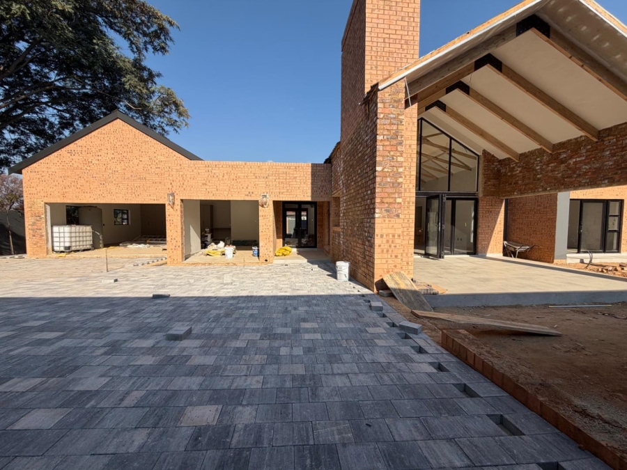 5 Bedroom Property for Sale in Atholl Gauteng
