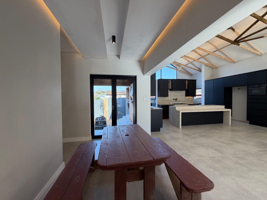 5 Bedroom Property for Sale in Atholl Gauteng