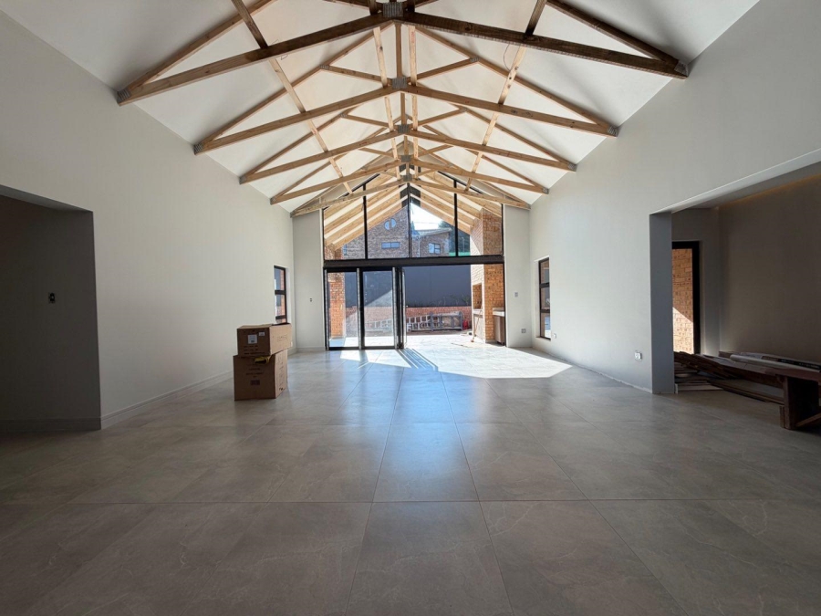 5 Bedroom Property for Sale in Atholl Gauteng