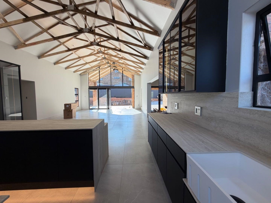 5 Bedroom Property for Sale in Atholl Gauteng