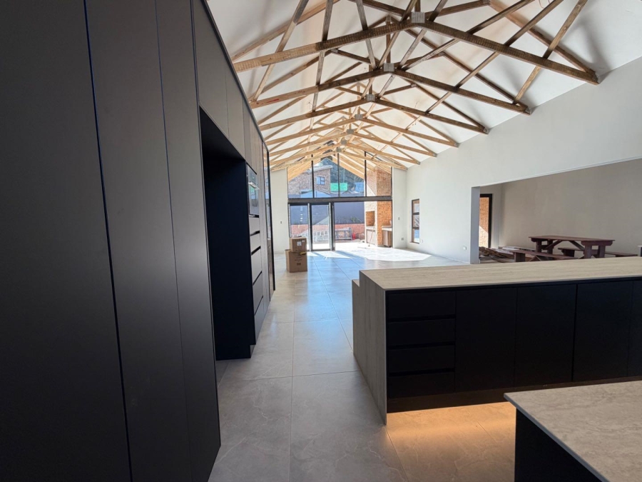 5 Bedroom Property for Sale in Atholl Gauteng
