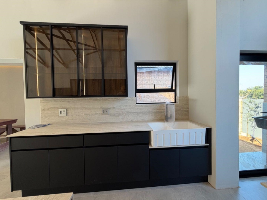5 Bedroom Property for Sale in Atholl Gauteng