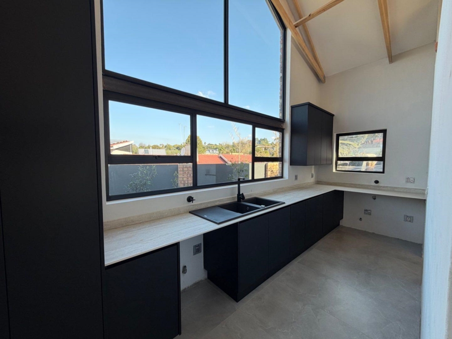 5 Bedroom Property for Sale in Atholl Gauteng