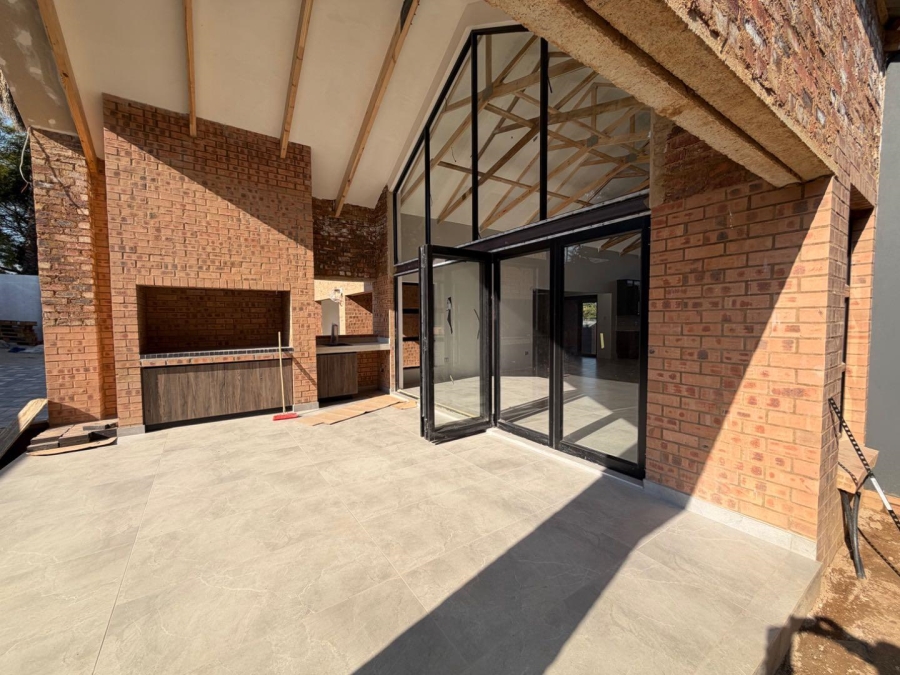 5 Bedroom Property for Sale in Atholl Gauteng