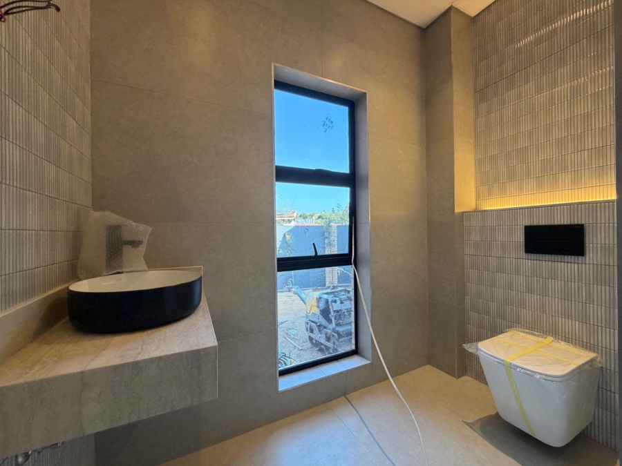 5 Bedroom Property for Sale in Atholl Gauteng