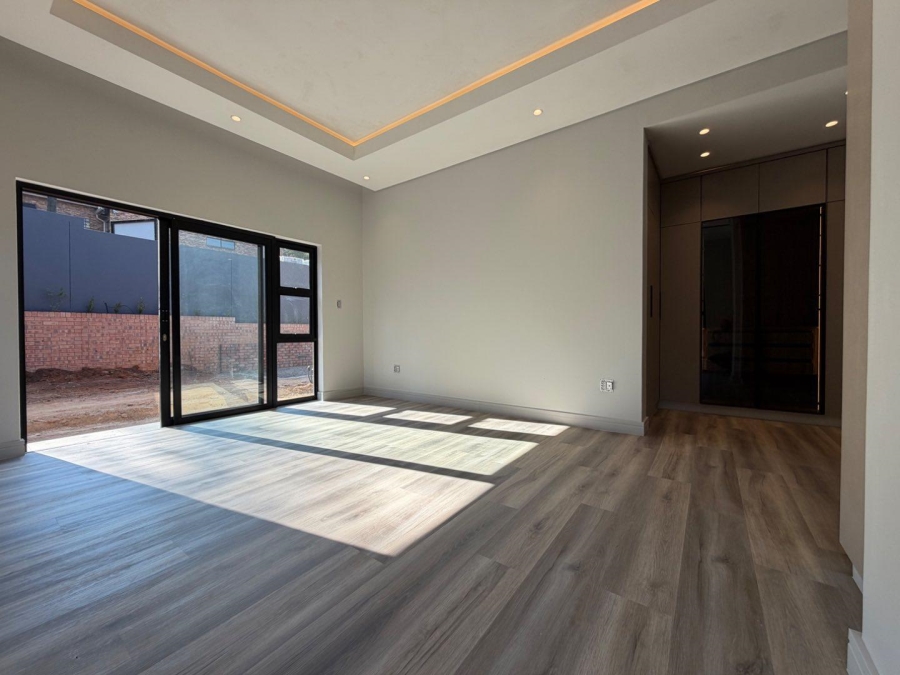 5 Bedroom Property for Sale in Atholl Gauteng