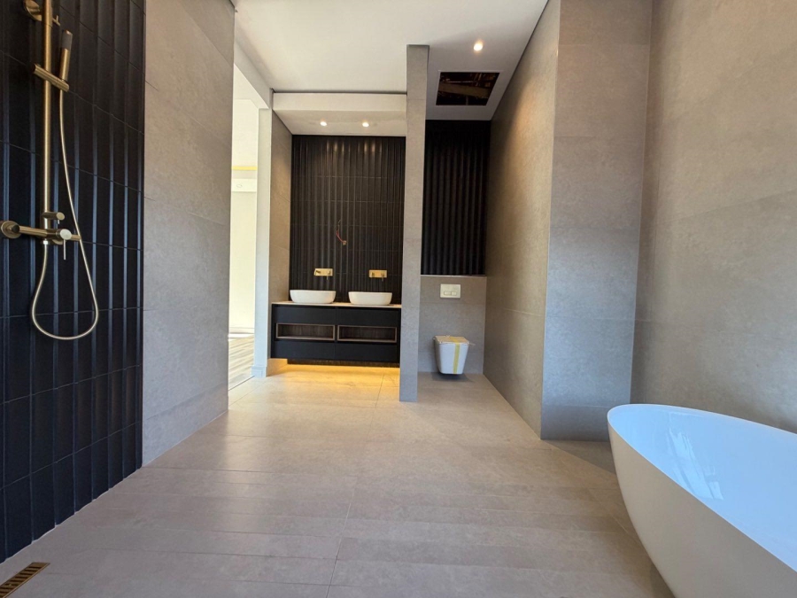 5 Bedroom Property for Sale in Atholl Gauteng