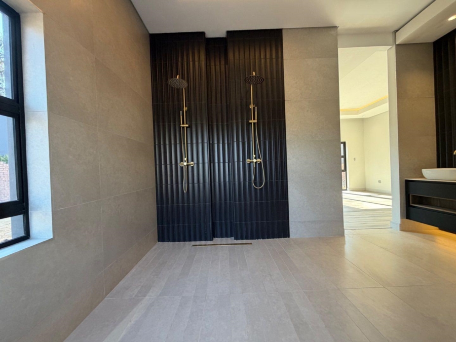 5 Bedroom Property for Sale in Atholl Gauteng