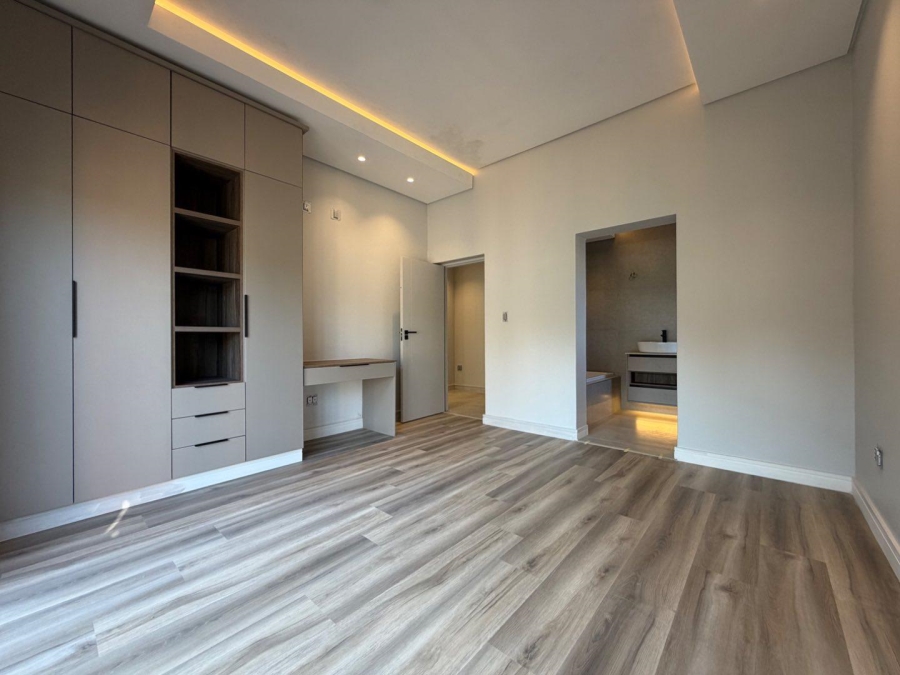 5 Bedroom Property for Sale in Atholl Gauteng