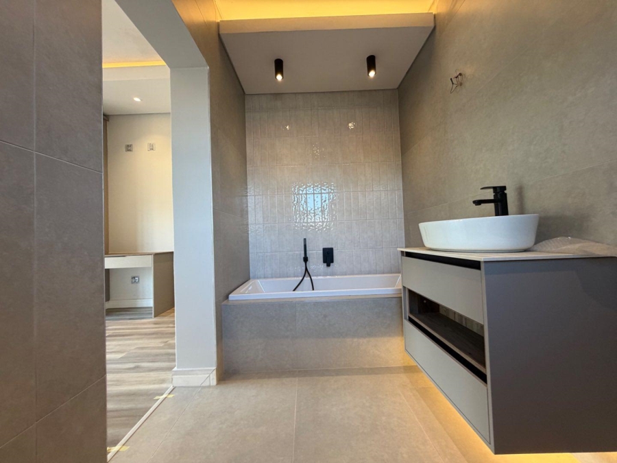 5 Bedroom Property for Sale in Atholl Gauteng