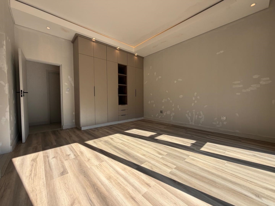 5 Bedroom Property for Sale in Atholl Gauteng