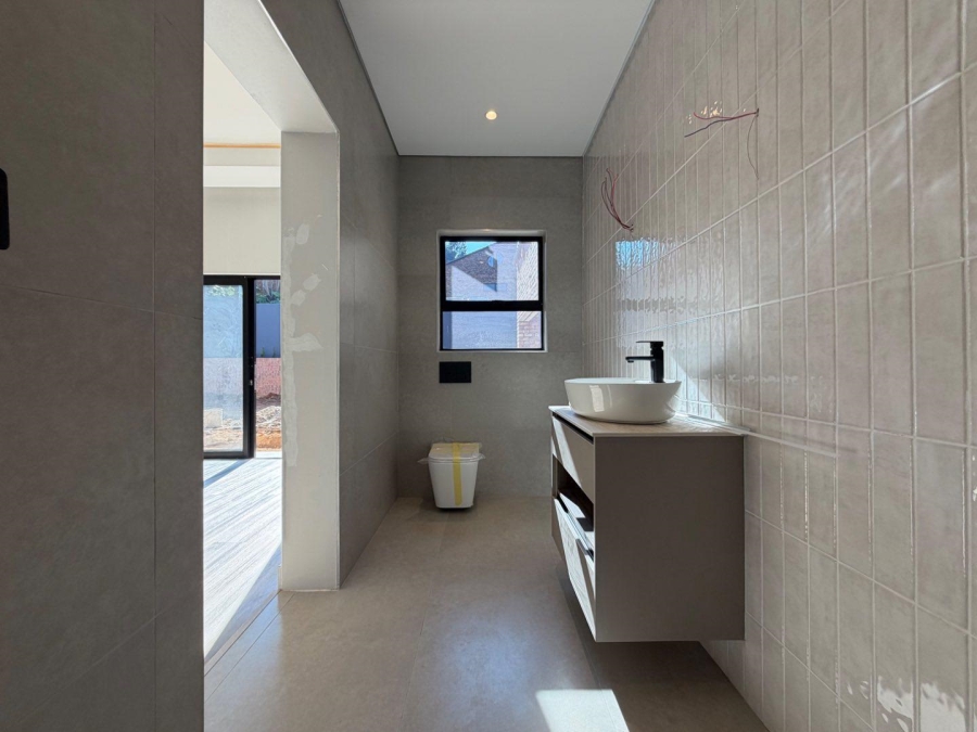 5 Bedroom Property for Sale in Atholl Gauteng