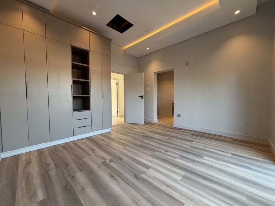5 Bedroom Property for Sale in Atholl Gauteng