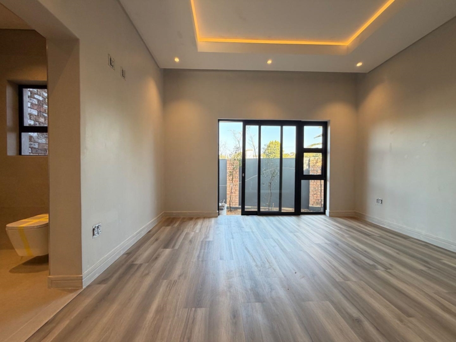 5 Bedroom Property for Sale in Atholl Gauteng