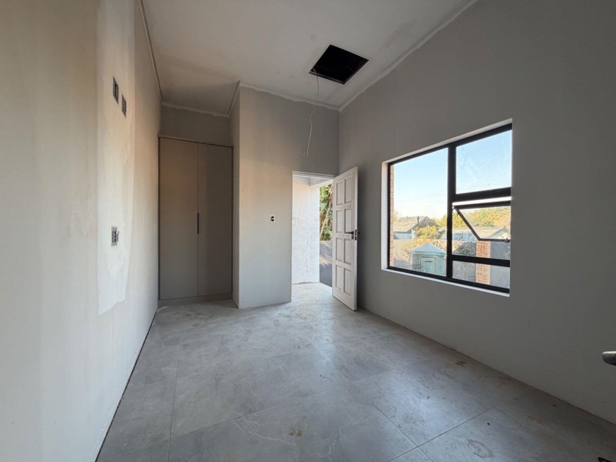 5 Bedroom Property for Sale in Atholl Gauteng
