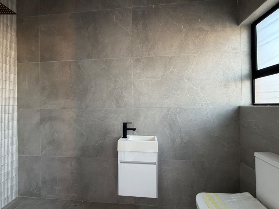 5 Bedroom Property for Sale in Atholl Gauteng