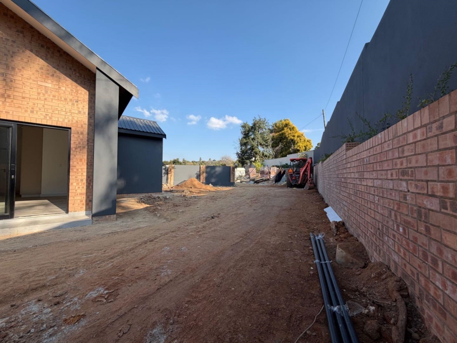 5 Bedroom Property for Sale in Atholl Gauteng