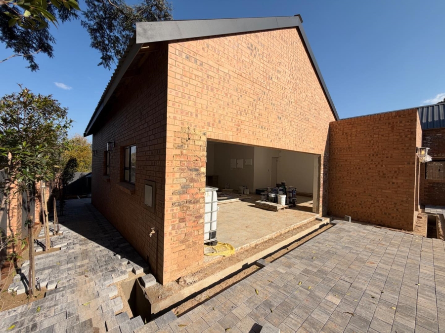 5 Bedroom Property for Sale in Atholl Gauteng
