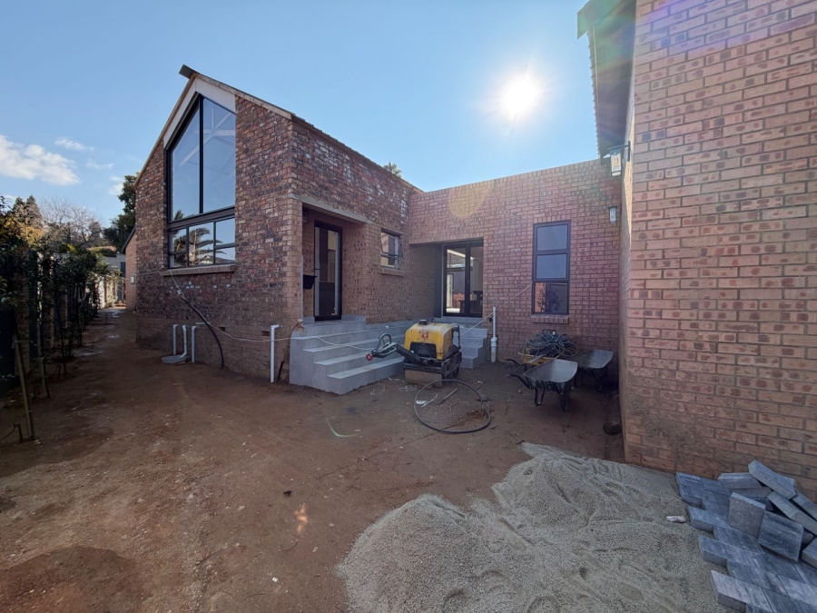 5 Bedroom Property for Sale in Atholl Gauteng