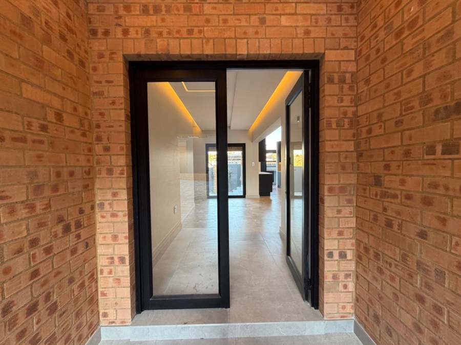 5 Bedroom Property for Sale in Atholl Gauteng