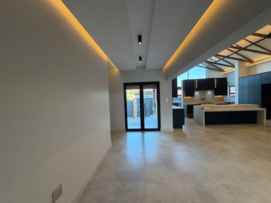 5 Bedroom Property for Sale in Atholl Gauteng